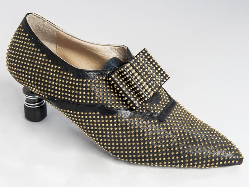 scarpe-donna-borchie-oro